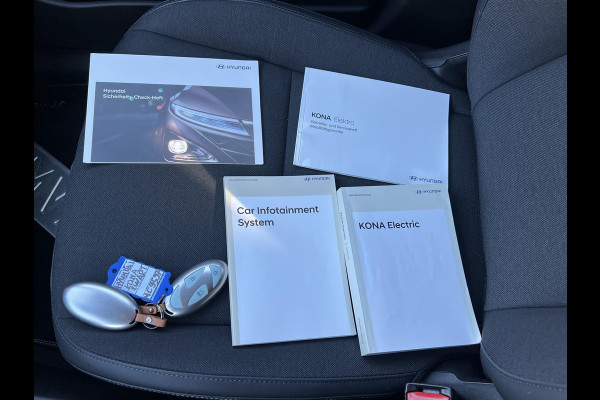 Hyundai Kona Elektro 160 kW Trend-Paket 65,4kWh 3-Fase Lader | Dealeronderhouden | Fabrieksgarantie Hyundai tot 2029 | Elektrische Achterklep | Stoel & Stuurverwarming | Afnembare Trekhaak | Rijklaar Geleverd