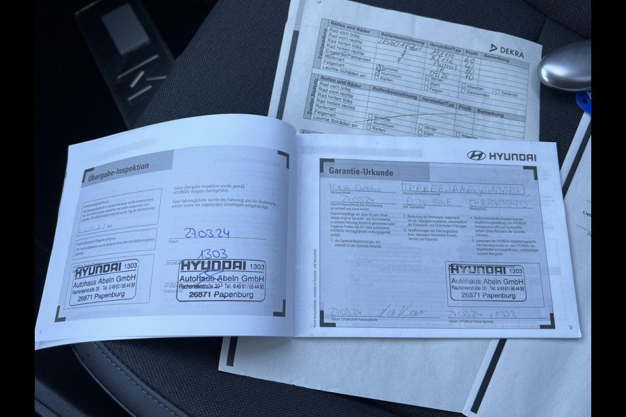 Hyundai Kona Elektro 160 kW Trend-Paket 65,4kWh 3-Fase Lader | Dealeronderhouden | Fabrieksgarantie Hyundai tot 2029 | Elektrische Achterklep | Stoel & Stuurverwarming | Afnembare Trekhaak | Rijklaar Geleverd