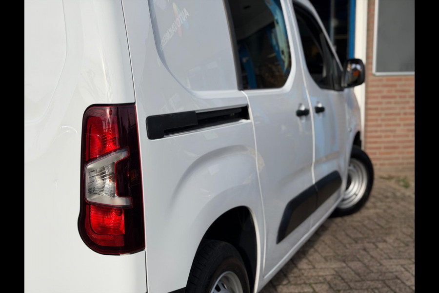 Peugeot Partner 1.2 PureTech Premium 2022 WIT NAVI AIRCO BTW