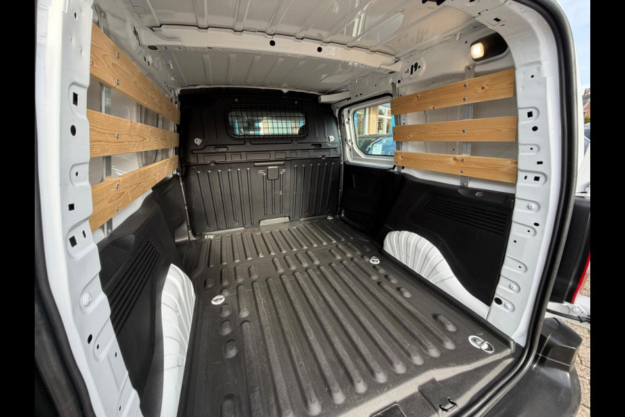 Peugeot Partner 1.2 PureTech Premium 2022 WIT NAVI AIRCO BTW