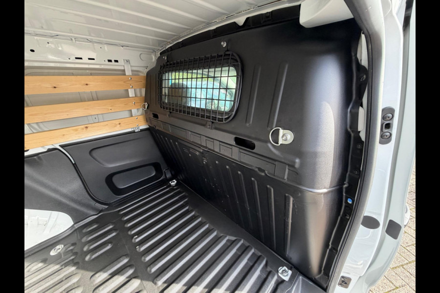 Peugeot Partner 1.2 PureTech Premium 2022 WIT NAVI AIRCO BTW