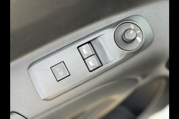 Peugeot Partner 1.2 PureTech Premium 2022 WIT NAVI AIRCO BTW