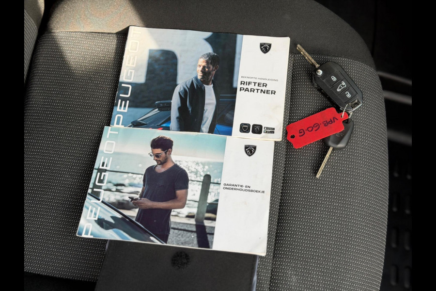 Peugeot Partner 1.2 PureTech Premium 2022 WIT NAVI AIRCO BTW