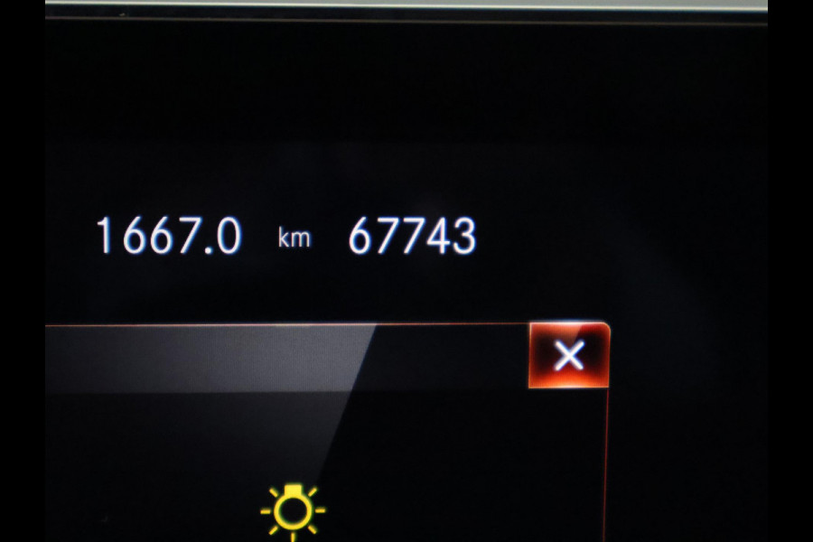 Mercedes-Benz CLA-Klasse Shooting Brake 200 Business Solution AMG Automaat | Wide-Screen | Schuif-/Kanteldak | Navigatie | Camera |