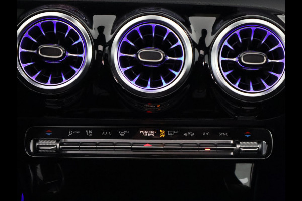 Mercedes-Benz CLA-Klasse Shooting Brake 200 Business Solution AMG Automaat | Wide-Screen | Schuif-/Kanteldak | Navigatie | Camera |