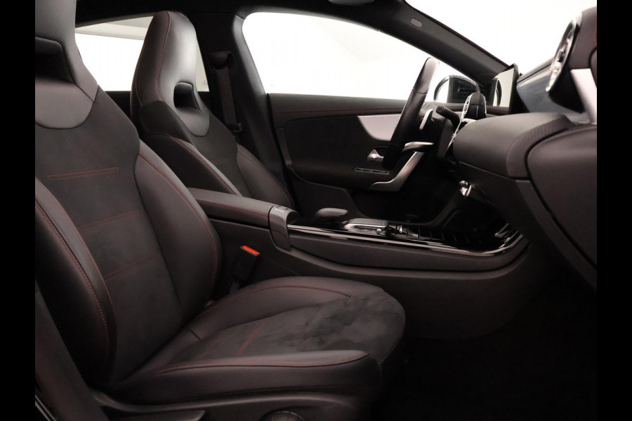 Mercedes-Benz CLA-Klasse Shooting Brake 200 Business Solution AMG Automaat | Wide-Screen | Schuif-/Kanteldak | Navigatie | Camera |