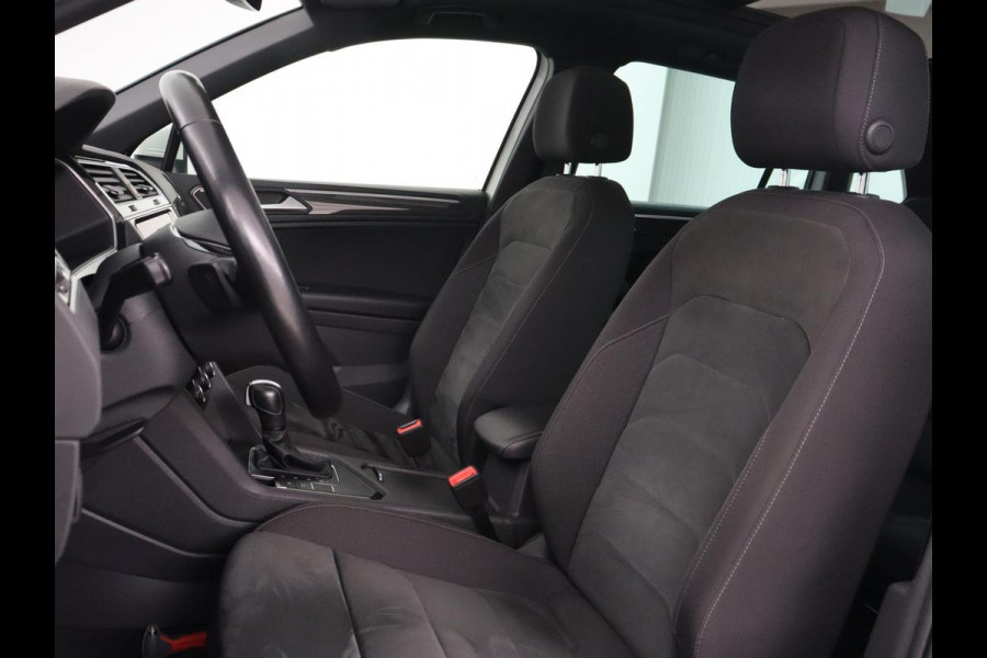 Volkswagen Tiguan 1.5 TSI R Line | Panoramadak | Stoelverwarming | Carplay | Massage | Dynaudio | Keyless | Full LED | Active Info Display | Navigatie | Parkeerhulp
