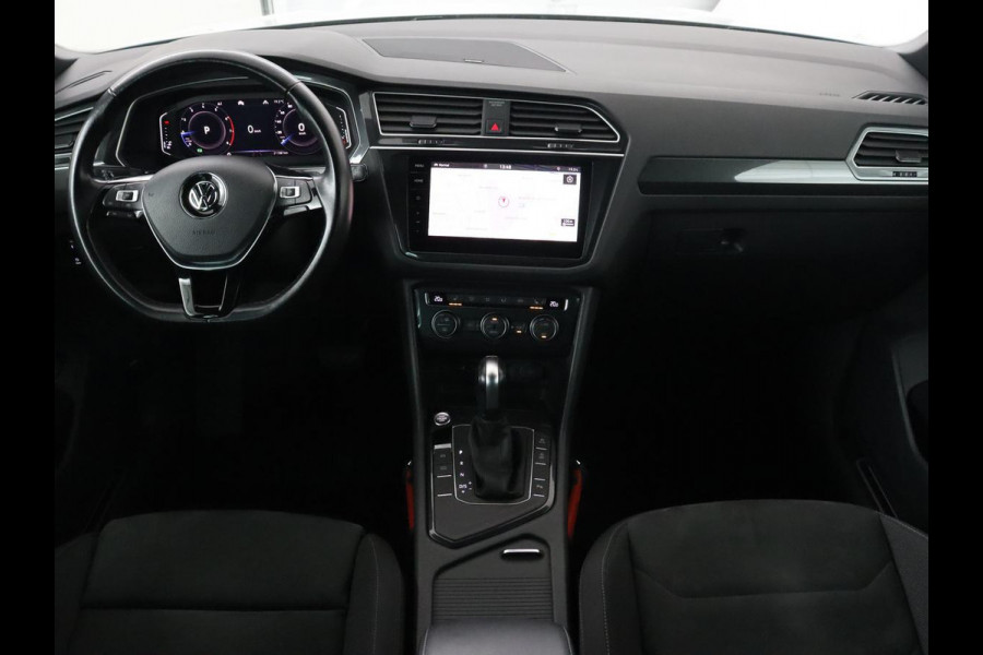 Volkswagen Tiguan 1.5 TSI R Line | Panoramadak | Stoelverwarming | Carplay | Massage | Dynaudio | Keyless | Full LED | Active Info Display | Navigatie | Parkeerhulp