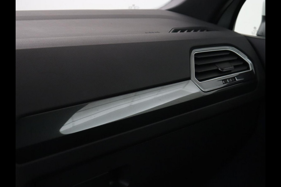 Volkswagen Tiguan 1.5 TSI R Line | Panoramadak | Stoelverwarming | Carplay | Massage | Dynaudio | Keyless | Full LED | Active Info Display | Navigatie | Parkeerhulp