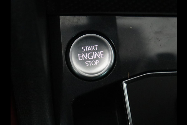 Volkswagen Tiguan 1.5 TSI R Line | Panoramadak | Stoelverwarming | Carplay | Massage | Dynaudio | Keyless | Full LED | Active Info Display | Navigatie | Parkeerhulp