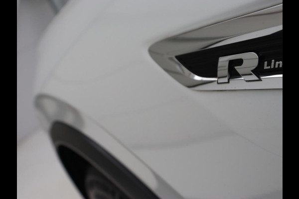 Volkswagen Tiguan 1.5 TSI R Line | Panoramadak | Stoelverwarming | Carplay | Massage | Dynaudio | Keyless | Full LED | Active Info Display | Navigatie | Parkeerhulp