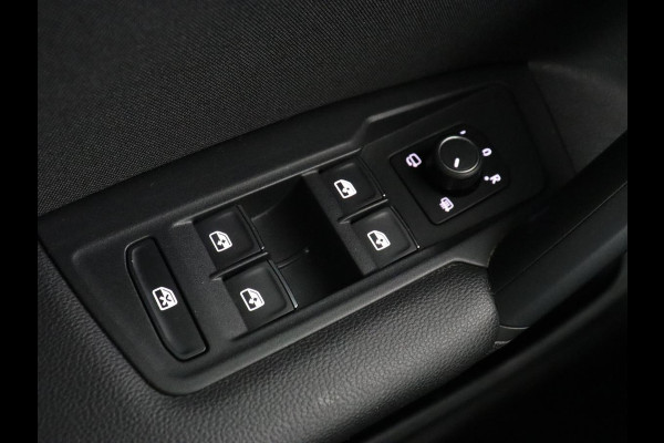 Volkswagen Tiguan 1.5 TSI R Line | Panoramadak | Stoelverwarming | Carplay | Massage | Dynaudio | Keyless | Full LED | Active Info Display | Navigatie | Parkeerhulp