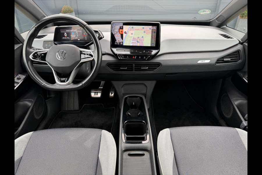Volkswagen ID.3 First Plus 58 kWh Navi,Camera,Pdc V+A,Stoelverwarming,Lm velgen,N.A.P,Apk tot 11-2026