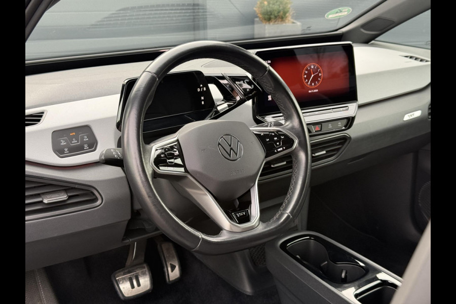 Volkswagen ID.3 First Plus 58 kWh Navi,Camera,Pdc V+A,Stoelverwarming,Lm velgen,N.A.P,Apk tot 11-2026