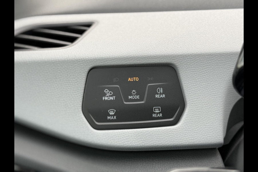 Volkswagen ID.3 First Plus 58 kWh Navi,Camera,Pdc V+A,Stoelverwarming,Lm velgen,N.A.P,Apk tot 11-2026