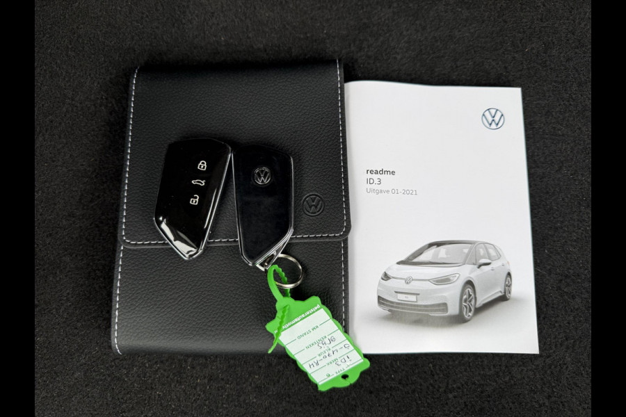 Volkswagen ID.3 First Plus 58 kWh Navi,Camera,Pdc V+A,Stoelverwarming,Lm velgen,N.A.P,Apk tot 11-2026