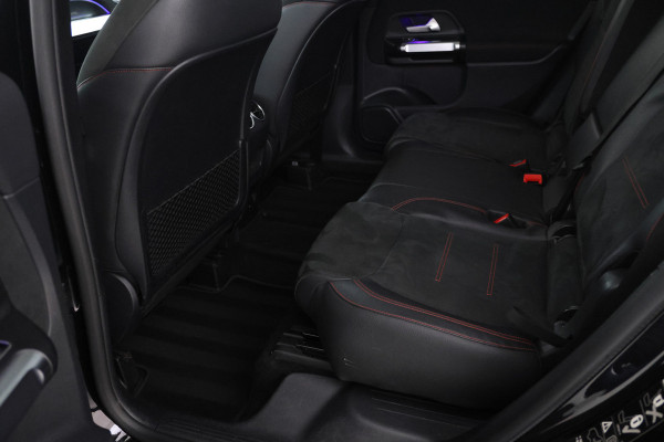 Mercedes-Benz Glb 180 AMG Line 7p. Automaat, 7 Persoons, Navigatie, etc.