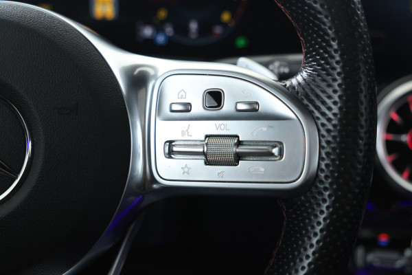 Mercedes-Benz Glb 180 AMG Line 7p. Automaat, 7 Persoons, Navigatie, etc.