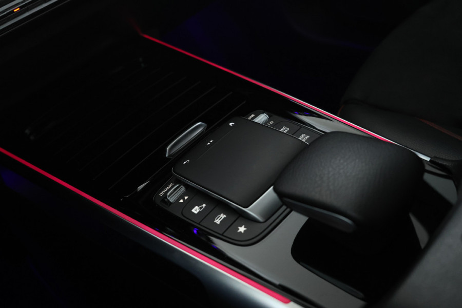 Mercedes-Benz Glb 180 AMG Line 7p. Automaat, 7 Persoons, Navigatie, etc.