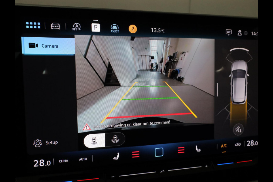 Volkswagen Golf 1.5 eTSI Life Edition 116 pk Automaat (DSG) | Verlengde garantie | Navigatie via App | Panoramadak | Parkeersensoren | Achteruitrijcamera | Matrix LED koplampen | Stoelverwarming |