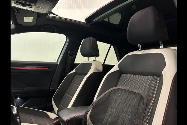 Volkswagen T-Roc 1.5 TSI | R-LINE | VIRTUAL DASH | PANO | SILVERWHITE