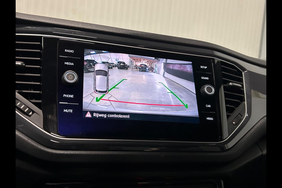 Volkswagen T-Roc 1.5 TSI | R-LINE | VIRTUAL DASH | PANO | SILVERWHITE