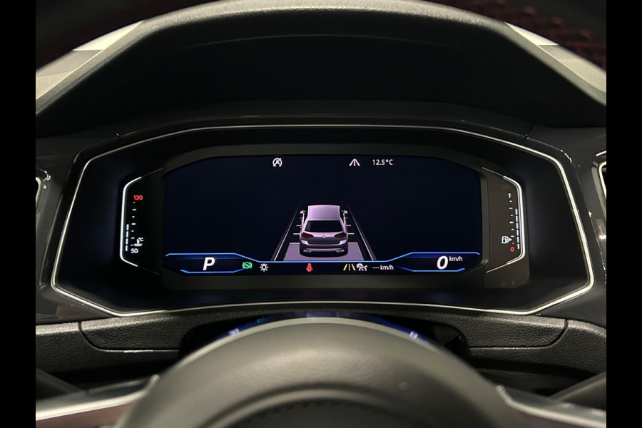 Volkswagen T-Roc 1.5 TSI | R-LINE | VIRTUAL DASH | PANO | SILVERWHITE