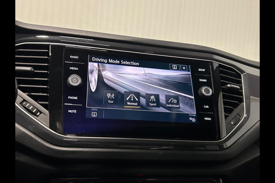 Volkswagen T-Roc 1.5 TSI | R-LINE | VIRTUAL DASH | PANO | SILVERWHITE