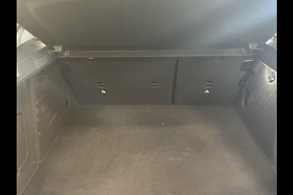 BMW 1-serie 118i Sportline Business Edition Aut. Navigatie Apple Carplay/Android Auto Camera Parkeersensoren Cruise Control Virtual Cockpit Sfeerverlichting Ledverlichting Climate Control Lichtmetalen velgen