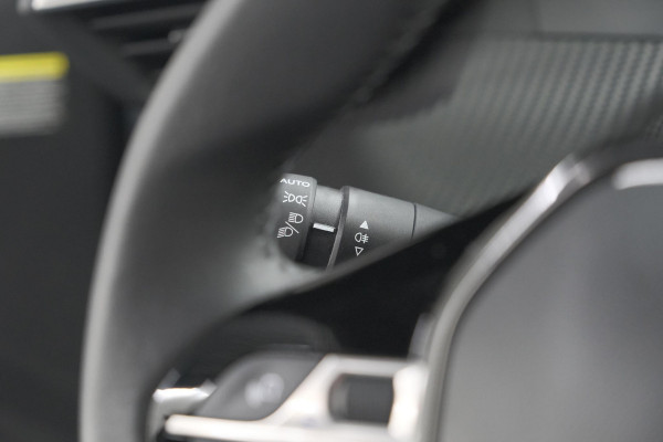 Peugeot 2008 PureTech 100 Allure | Camera | Navigatie | Parkeersensoren | Apple Carplay