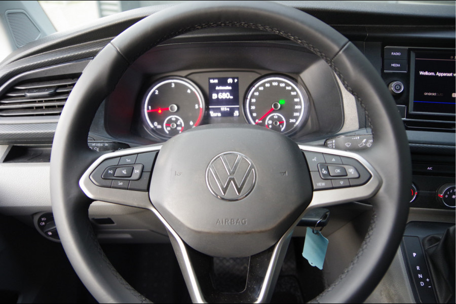 Volkswagen Transporter 2.0 TDI L2 150PK AUT. LED, TREKHAAK, CRUISE, CARPLAY, AIRCO, PARKEERSENSOREN, NL AUTO, NAP