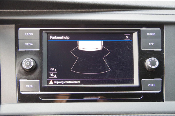 Volkswagen Transporter 2.0 TDI L2 150PK AUT. LED, TREKHAAK, CRUISE, CARPLAY, AIRCO, PARKEERSENSOREN, NL AUTO, NAP