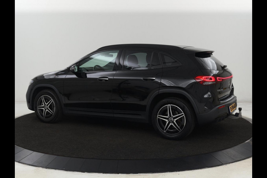 Mercedes-Benz EQA 250 AMG 67kWh | Trekhaak | Carplay | Head-Up | Stoelverwarming | Memory | Keyless | Navigatie | Leder/Alcantara | Sfeerverlichting | Widescreen | Full LED | Park Assist