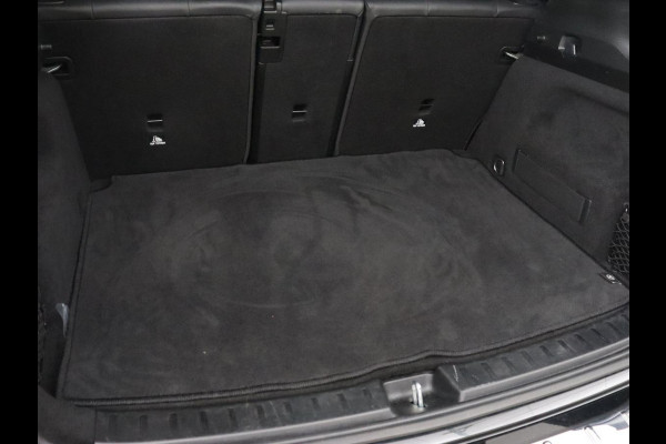 Mercedes-Benz EQA 250 AMG 67kWh | Trekhaak | Carplay | Head-Up | Stoelverwarming | Memory | Keyless | Navigatie | Leder/Alcantara | Sfeerverlichting | Widescreen | Full LED | Park Assist