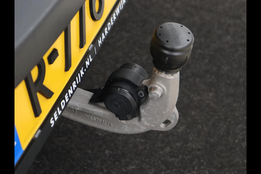 Mercedes-Benz EQA 250 AMG 67kWh | Trekhaak | Carplay | Head-Up | Stoelverwarming | Memory | Keyless | Navigatie | Leder/Alcantara | Sfeerverlichting | Widescreen | Full LED | Park Assist