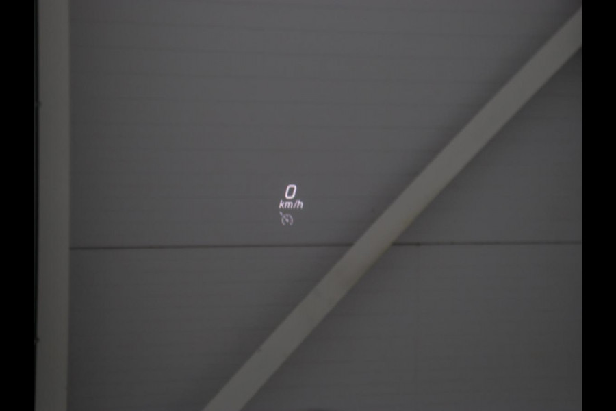 Mercedes-Benz EQA 250 AMG 67kWh | Trekhaak | Carplay | Head-Up | Stoelverwarming | Memory | Keyless | Navigatie | Leder/Alcantara | Sfeerverlichting | Widescreen | Full LED | Park Assist