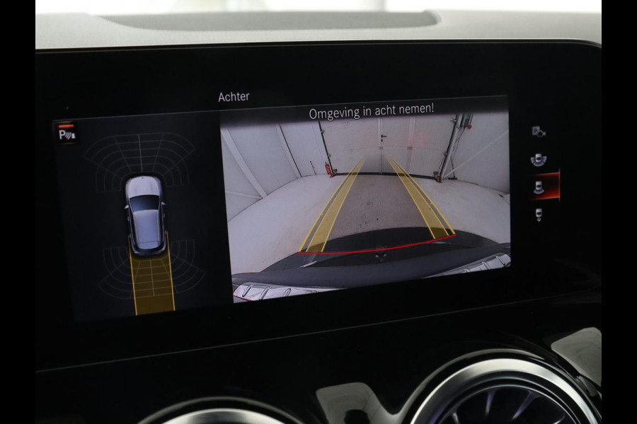 Mercedes-Benz EQA 250 AMG 67kWh | Trekhaak | Carplay | Head-Up | Stoelverwarming | Memory | Keyless | Navigatie | Leder/Alcantara | Sfeerverlichting | Widescreen | Full LED | Park Assist