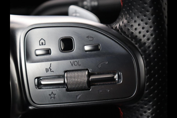 Mercedes-Benz EQA 250 AMG 67kWh | Trekhaak | Carplay | Head-Up | Stoelverwarming | Memory | Keyless | Navigatie | Leder/Alcantara | Sfeerverlichting | Widescreen | Full LED | Park Assist