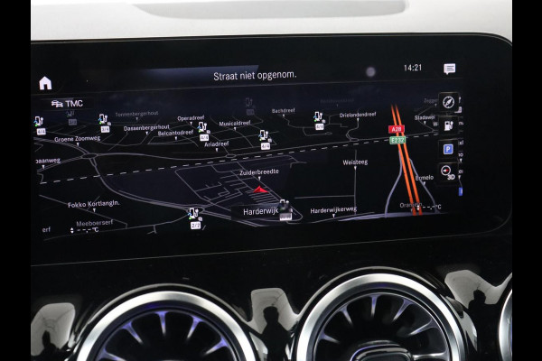Mercedes-Benz EQA 250 AMG 67kWh | Trekhaak | Carplay | Head-Up | Stoelverwarming | Memory | Keyless | Navigatie | Leder/Alcantara | Sfeerverlichting | Widescreen | Full LED | Park Assist