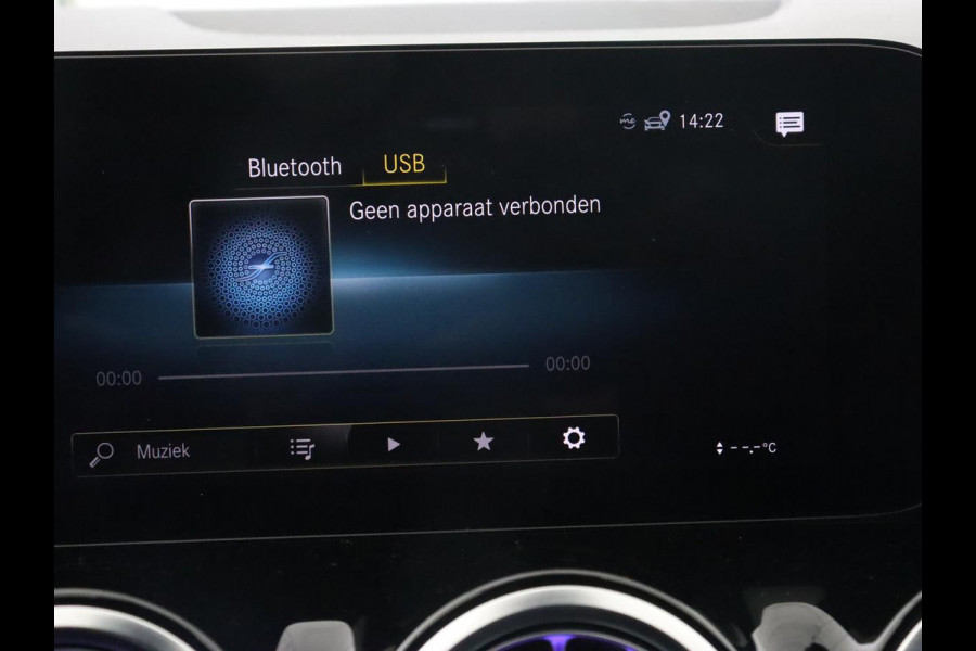 Mercedes-Benz EQA 250 AMG 67kWh | Trekhaak | Carplay | Head-Up | Stoelverwarming | Memory | Keyless | Navigatie | Leder/Alcantara | Sfeerverlichting | Widescreen | Full LED | Park Assist