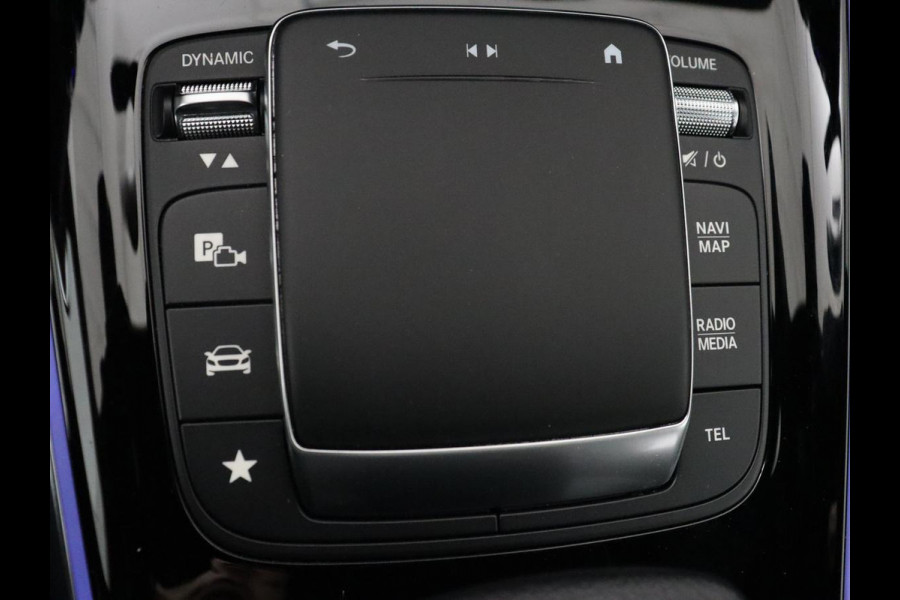 Mercedes-Benz EQA 250 AMG 67kWh | Trekhaak | Carplay | Head-Up | Stoelverwarming | Memory | Keyless | Navigatie | Leder/Alcantara | Sfeerverlichting | Widescreen | Full LED | Park Assist