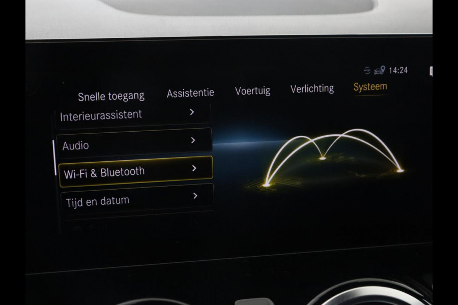 Mercedes-Benz EQA 250 AMG 67kWh | Trekhaak | Carplay | Head-Up | Stoelverwarming | Memory | Keyless | Navigatie | Leder/Alcantara | Sfeerverlichting | Widescreen | Full LED | Park Assist