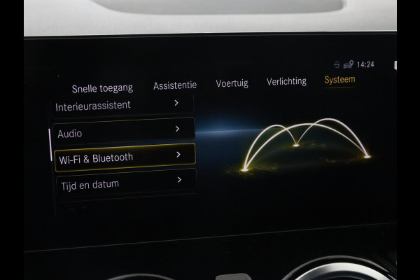 Mercedes-Benz EQA 250 AMG 67kWh | Trekhaak | Carplay | Head-Up | Stoelverwarming | Memory | Keyless | Navigatie | Leder/Alcantara | Sfeerverlichting | Widescreen | Full LED | Park Assist