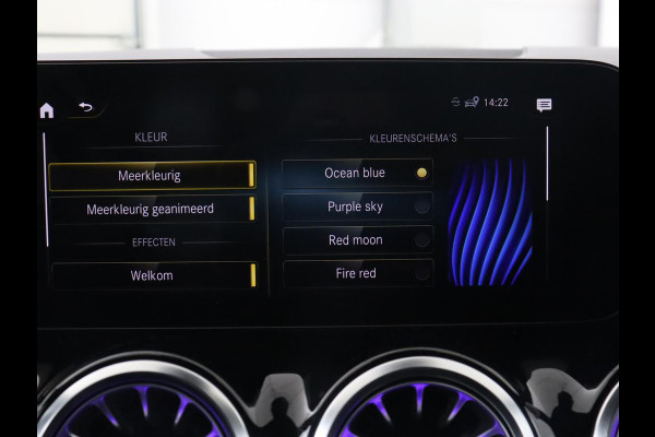 Mercedes-Benz EQA 250 AMG 67kWh | Trekhaak | Carplay | Head-Up | Stoelverwarming | Memory | Keyless | Navigatie | Leder/Alcantara | Sfeerverlichting | Widescreen | Full LED | Park Assist