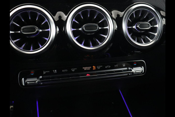 Mercedes-Benz EQA 250 AMG 67kWh | Trekhaak | Carplay | Head-Up | Stoelverwarming | Memory | Keyless | Navigatie | Leder/Alcantara | Sfeerverlichting | Widescreen | Full LED | Park Assist