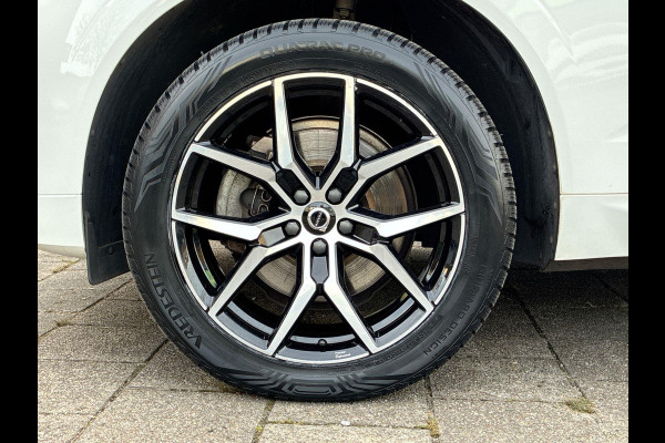 Volvo XC60 2.0 T6 Plug-in hybrid AWD R-Design Long Range SOH 93% | Skyroof | 20" Lmv | Sportstoelen | Stoel-stuurverwaming | A-Cam