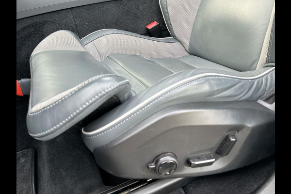 Volvo XC60 2.0 T6 Plug-in hybrid AWD R-Design Long Range SOH 93% | Skyroof | 20" Lmv | Sportstoelen | Stoel-stuurverwaming | A-Cam