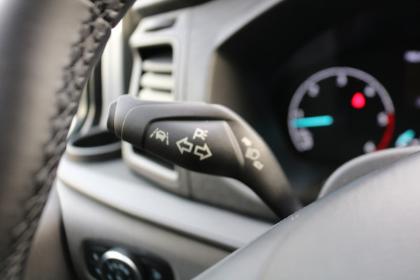 Ford Transit Custom 2.0 TDCI 130pk L2 H1 Trend Koelwagen Automaat Airco Camera Apple Carplay