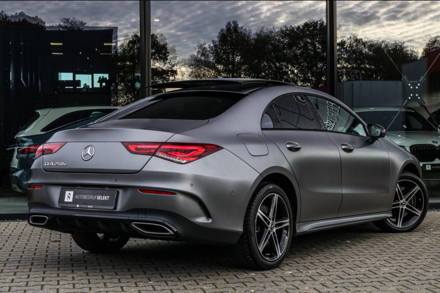 Mercedes-Benz CLA-Klasse 250 e AMG - PANO - MATGRIJS - SFEER - CAMERA