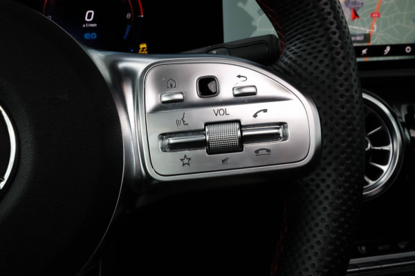 Mercedes-Benz CLA-Klasse 250 e AMG - PANO - MATGRIJS - SFEER - CAMERA